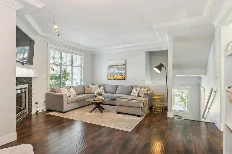 17 16760 61 AVENUE - photo 4 of 29