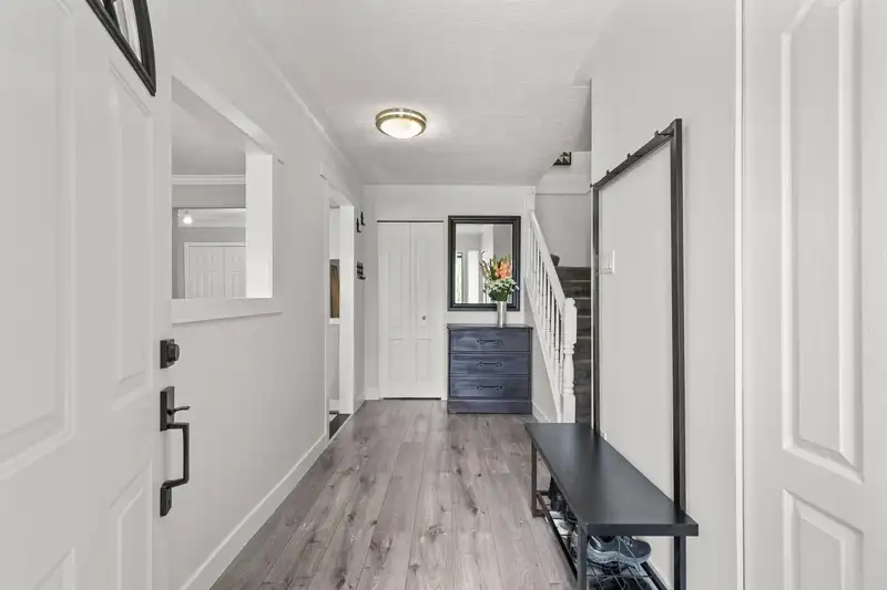 125 SPRINGFIELD DRIVE - photo 3 of 40