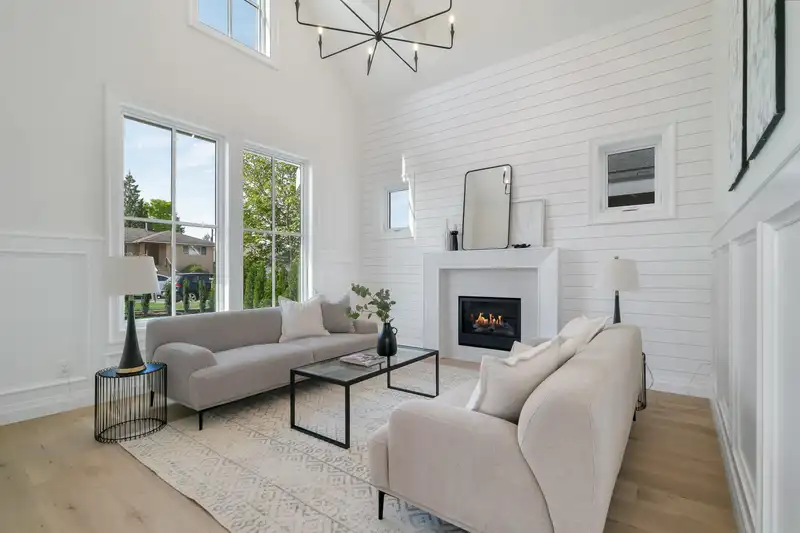 780 E 10TH STREET - photo 3 of 40