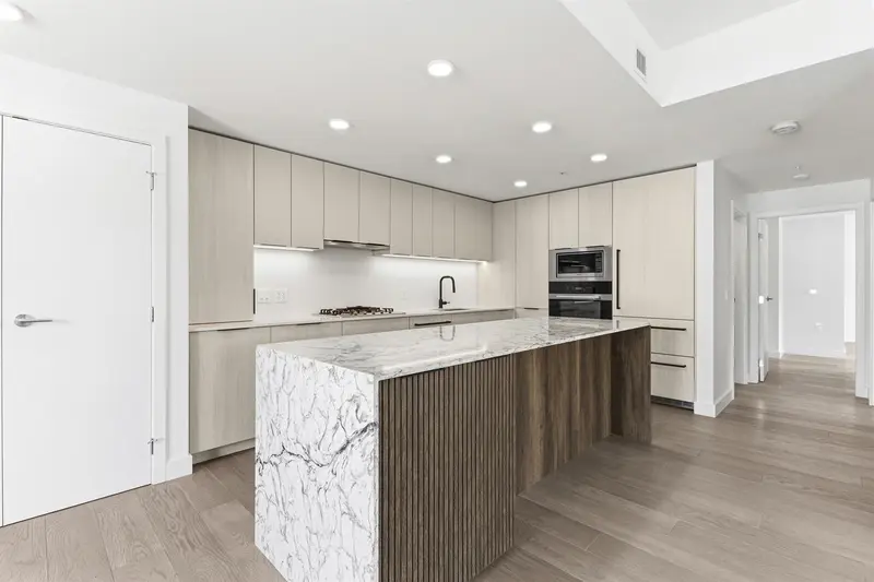 301 3590 W 39TH AVENUE - photo 3 of 23