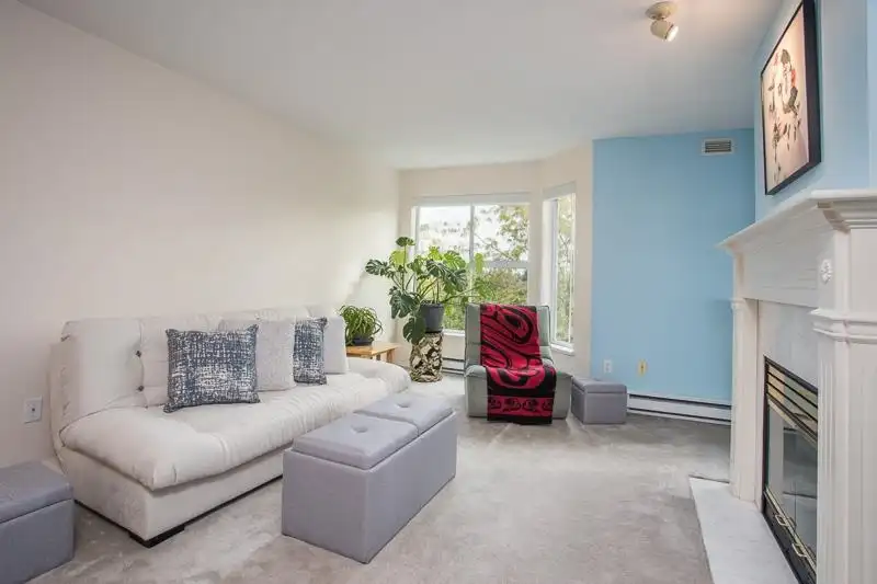 308 15160 108 AVENUE - photo 3 of 28