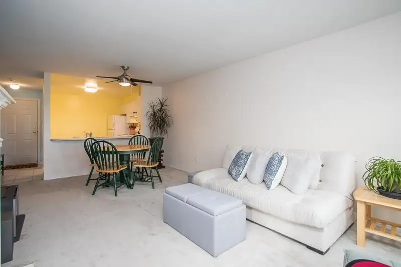 308 15160 108 AVENUE - photo 4 of 28