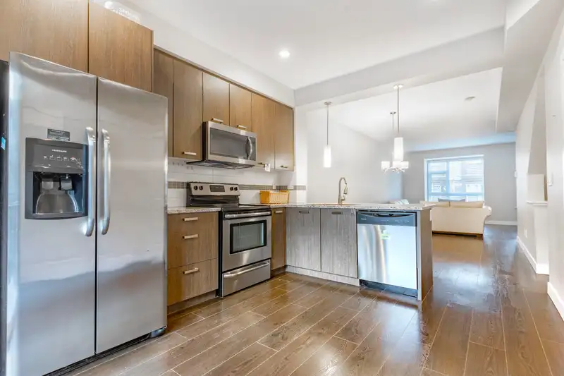 88 5888 144 STREET - photo 1 of 31