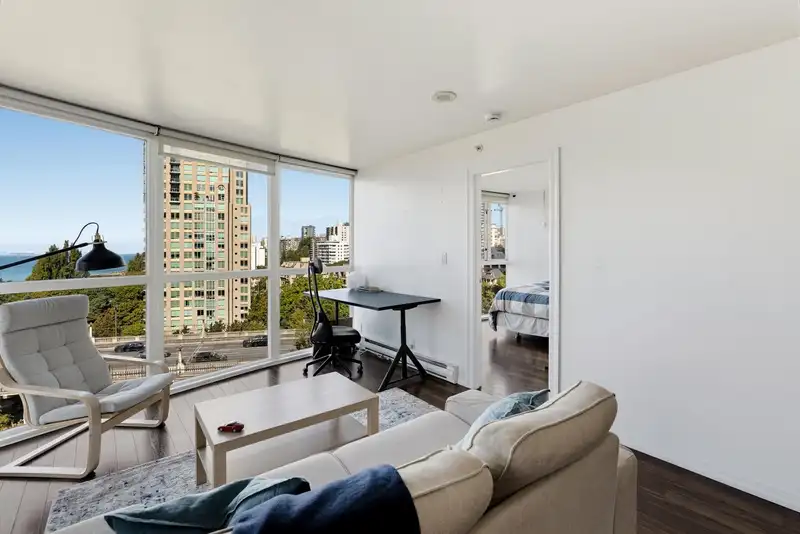 1401 907 BEACH AVENUE - photo 2 of 39