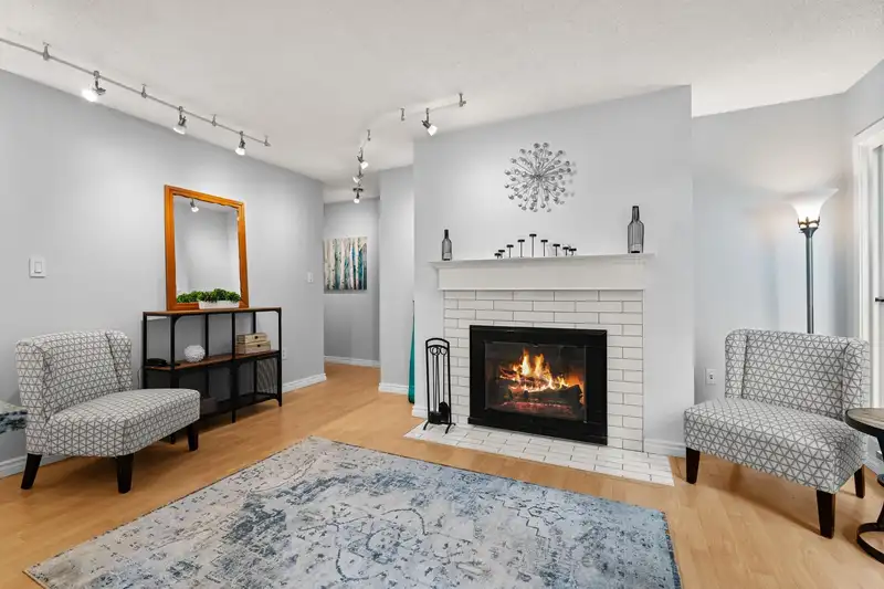 307 620 BLACKFORD STREET - photo 2 of 22