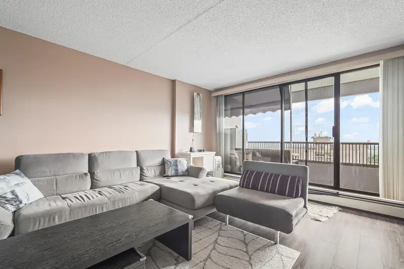 1607 6595 WILLINGDON AVENUE - photo 2 of 25