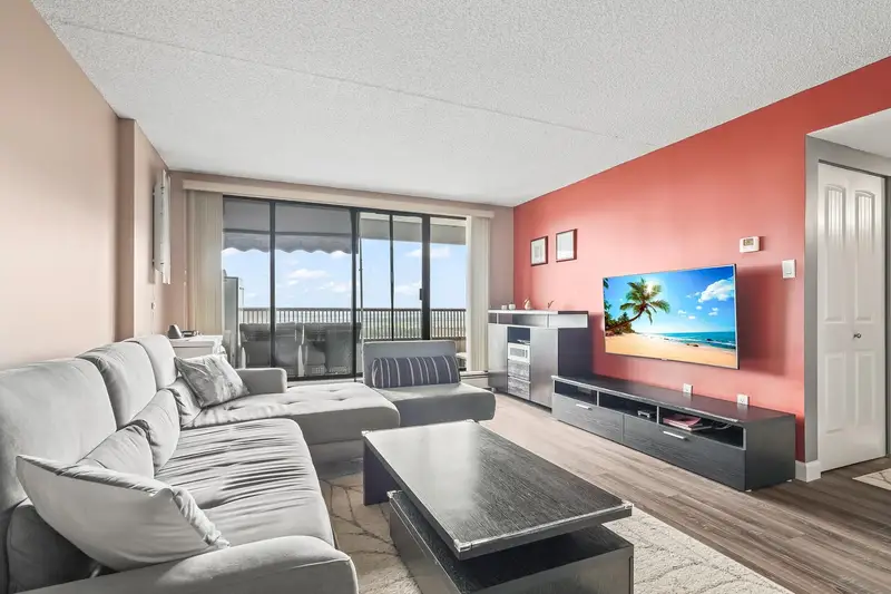 1607 6595 WILLINGDON AVENUE - photo 3 of 25