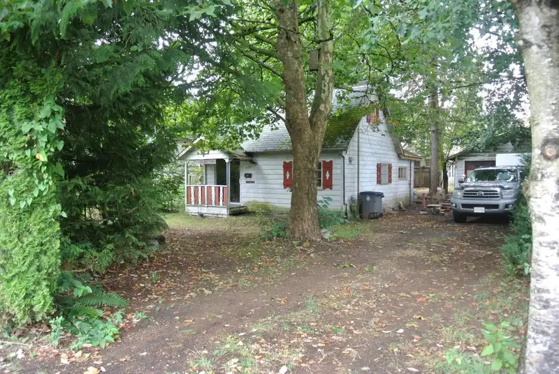 6731 130 STREET - photo 2 of 17