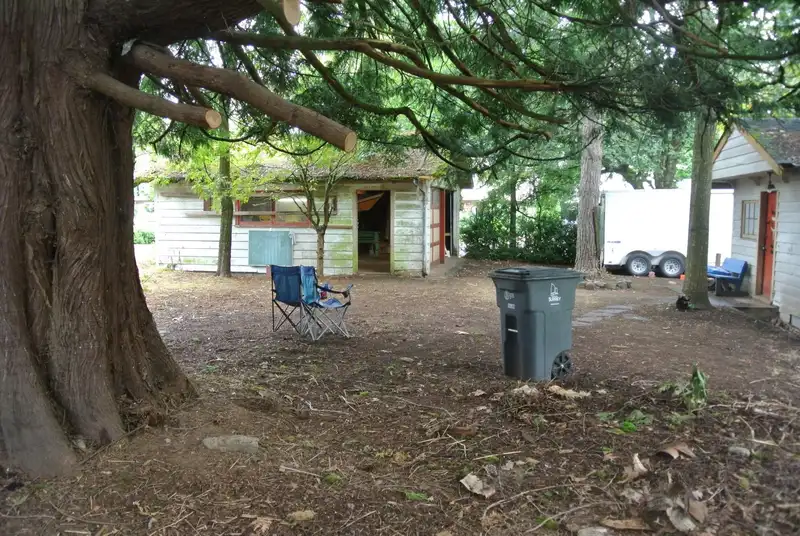6731 130 STREET - photo 4 of 17