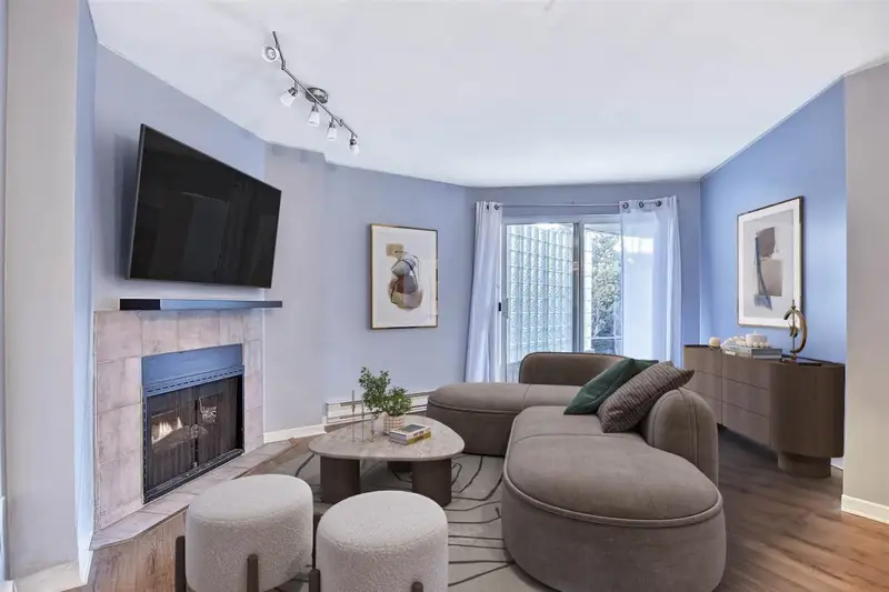 112 7505 138TH STREET - photo 1 of 9