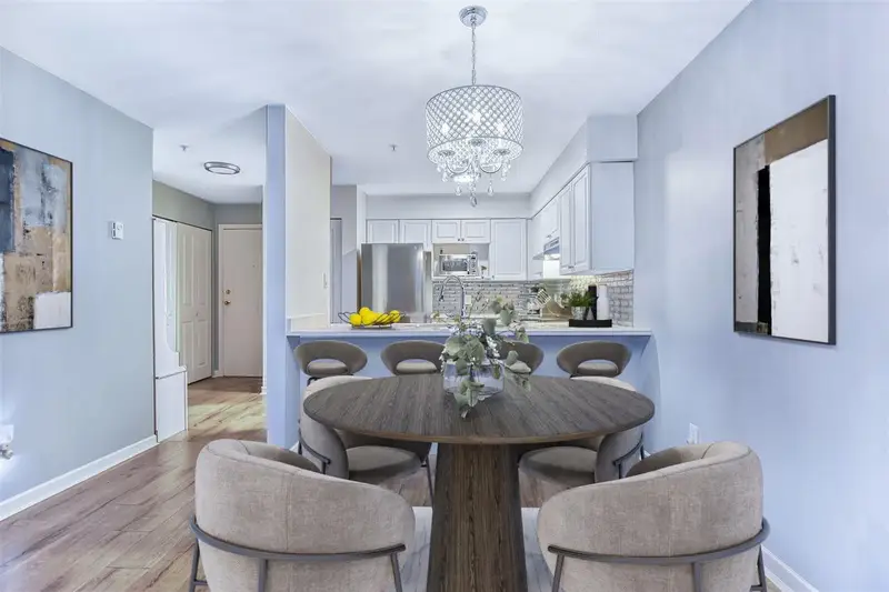 112 7505 138TH STREET - photo 2 of 9