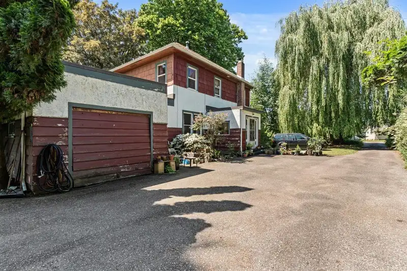 51098 YALE ROAD - photo 2 of 34
