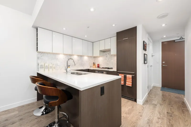 303 110 SWITCHMEN STREET - photo 3 of 25