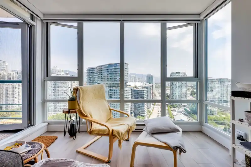 2802 1033 MARINASIDE CRESCENT - photo 3 of 28