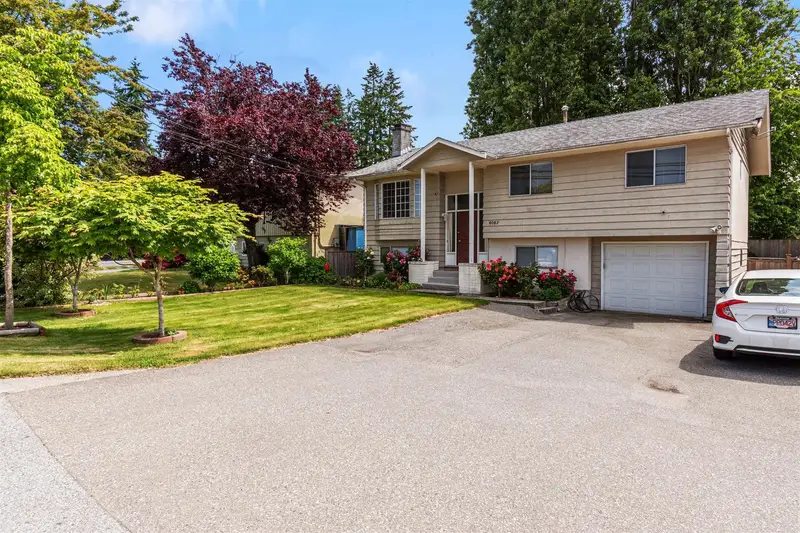 8082 112 STREET - photo 2 of 24