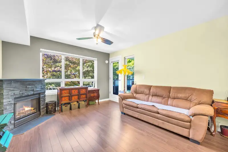 206 14355 103 AVENUE - photo 1 of 28