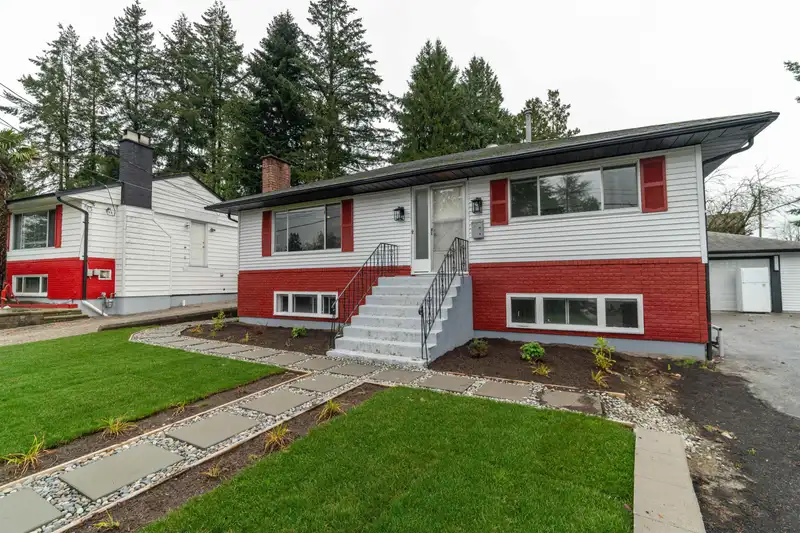 15082 BLUEBIRD CRESCENT - photo 2 of 38