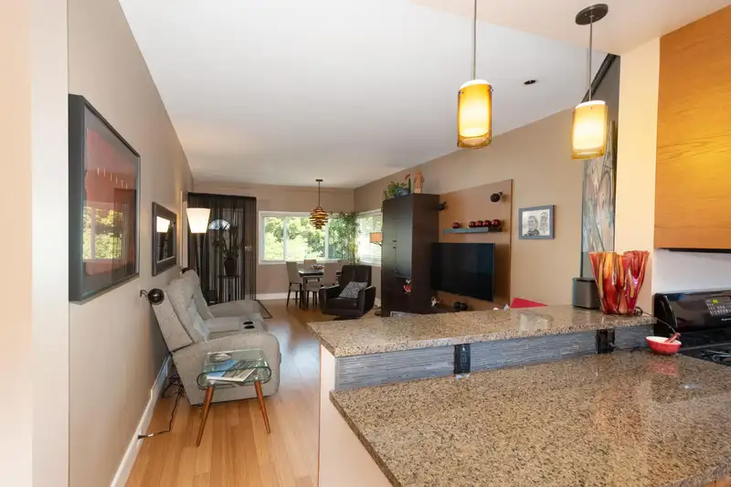 4961 ST. CATHERINES STREET - photo 3 of 39