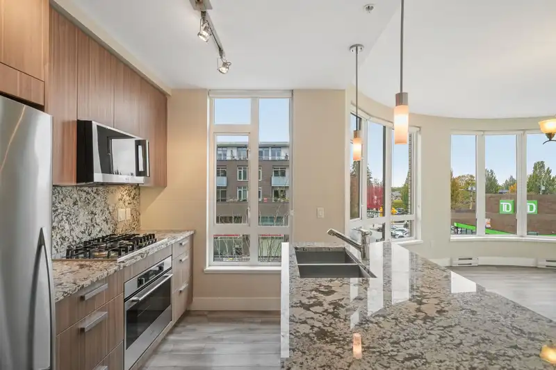 306 4307 HASTINGS STREET - photo 4 of 30