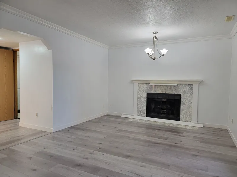 23023 OLUND CRESCENT - photo 4 of 8