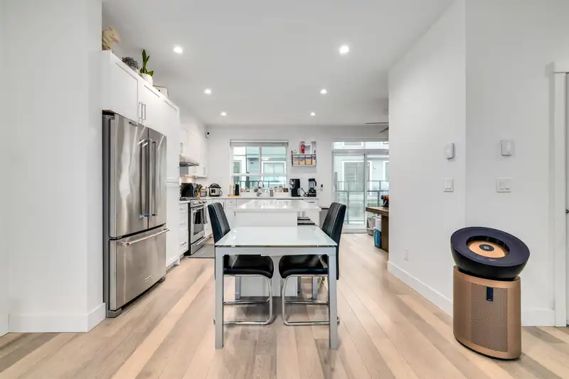 4 16760 25 AVENUE - photo 4 of 36