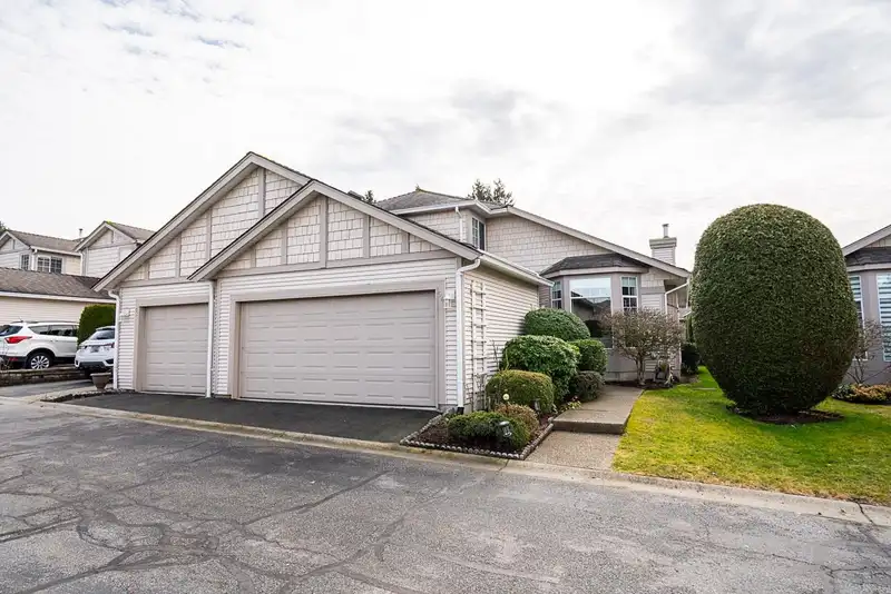 94 9012 WALNUT GROVE DRIVE - photo 1 of 34