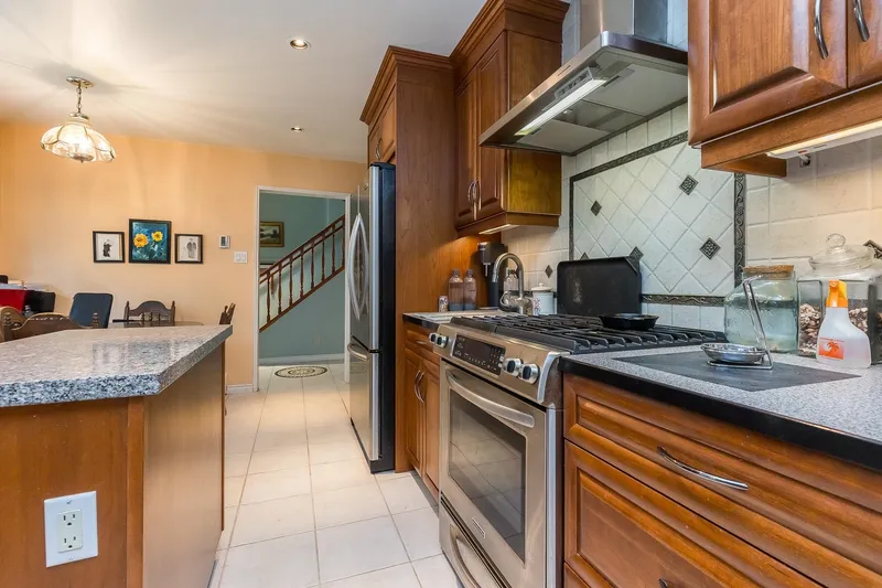 20244 27 AVENUE - photo 3 of 25