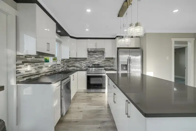 2614 VALEMONT CRESCENT - photo 3 of 40