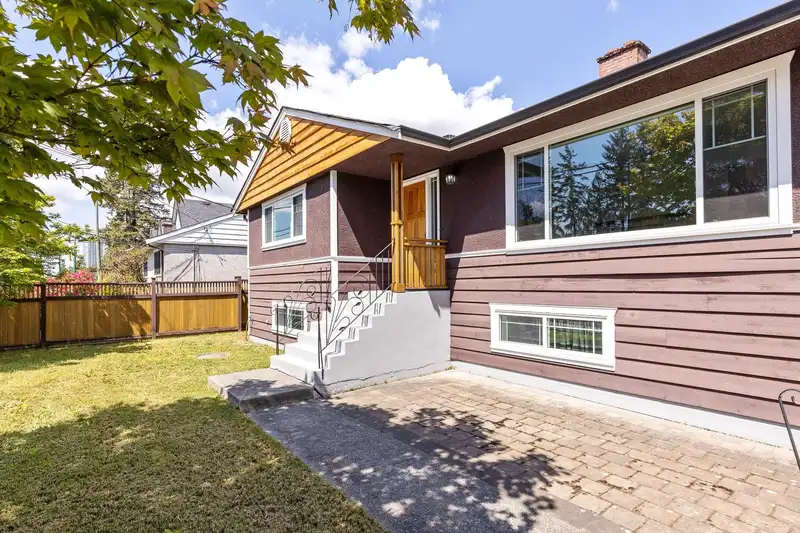 1509 AUSTIN AVENUE - photo 3 of 40