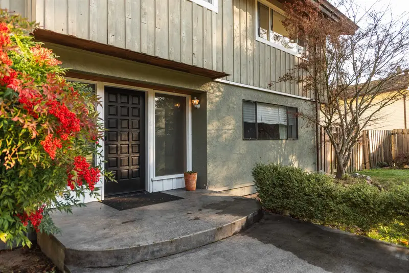 7862 EAGLE DRIVE - photo 2 of 25