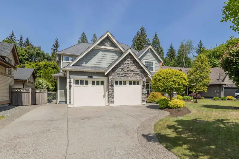 21271 43 AVENUE - photo 2 of 40