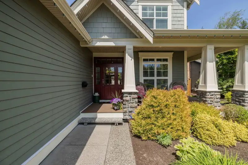 21271 43 AVENUE - photo 4 of 40
