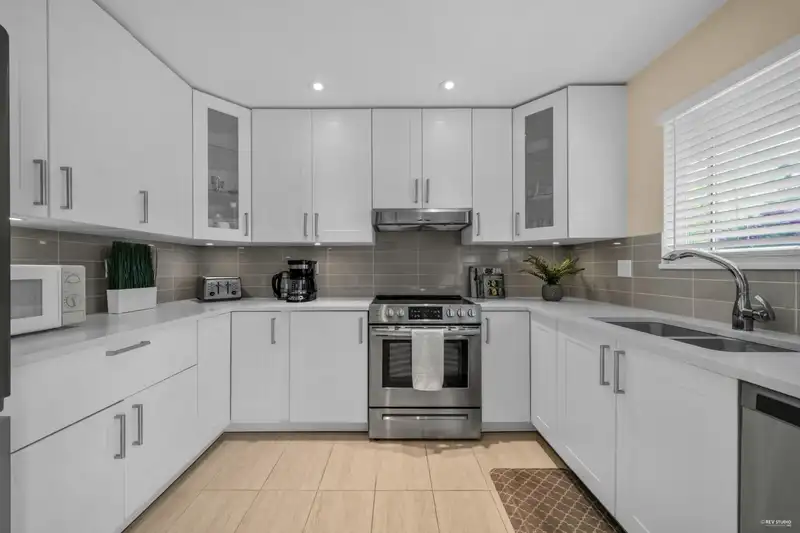 12 9965 151 STREET - photo 2 of 19