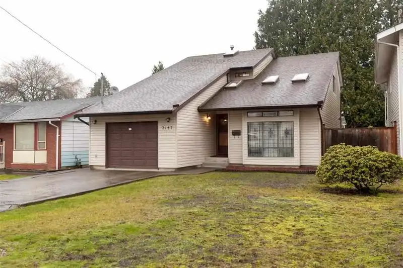 2147 GRANT AVENUE - photo 1 of 20