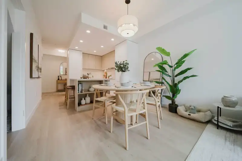 106 595 KEMSLEY AVENUE - photo 1 of 17