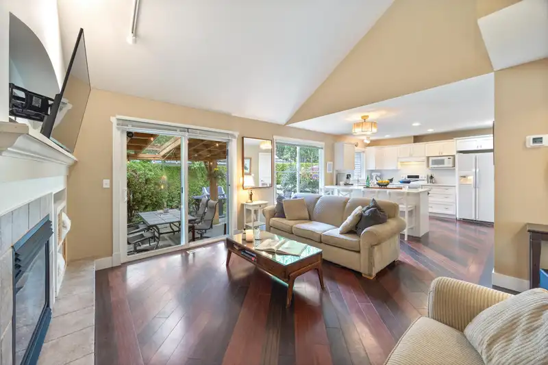 85 17097 64 AVENUE - photo 4 of 39