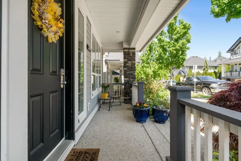 2853 160A STREET - photo 3 of 35