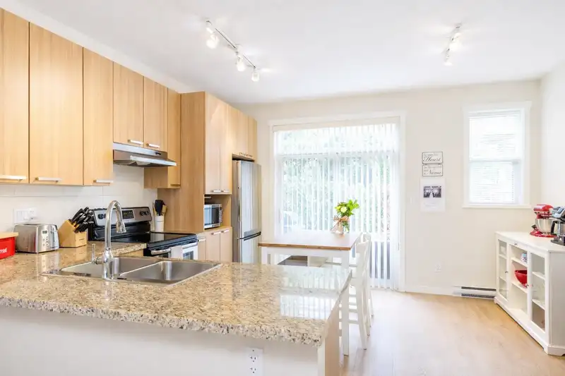 50 14838 61 AVENUE - photo 4 of 24