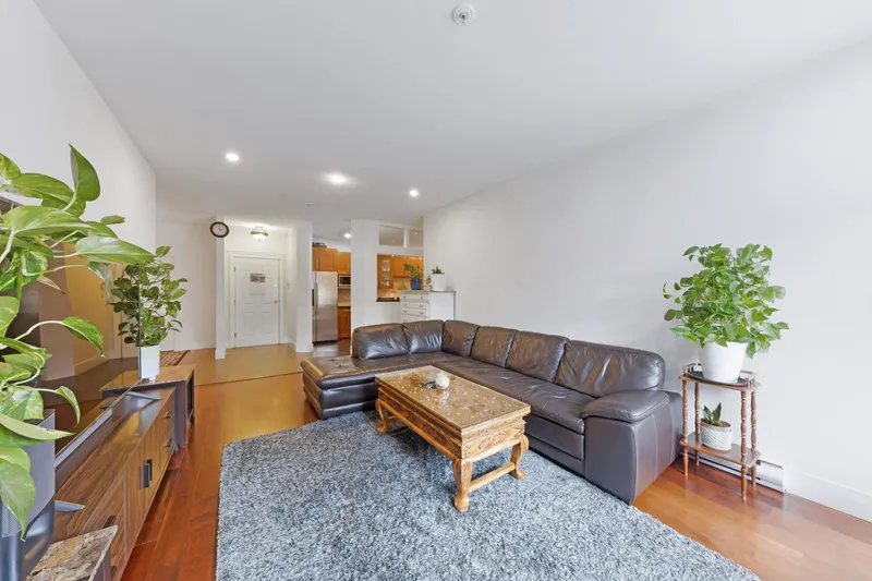 106 10665 139 STREET - photo 3 of 25