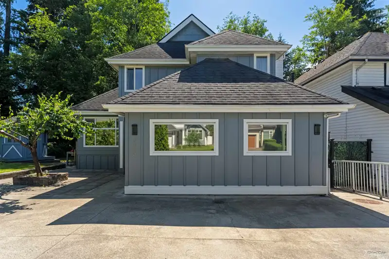 3000 WALTON AVENUE - photo 3 of 40