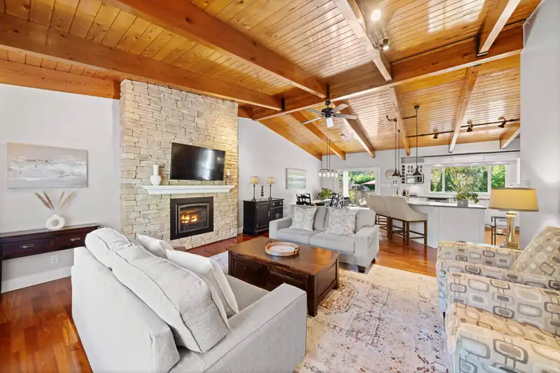 1137 LINNAE AVENUE - photo 3 of 39