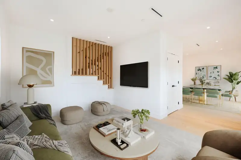 263 W 6TH STREET - photo 2 of 21