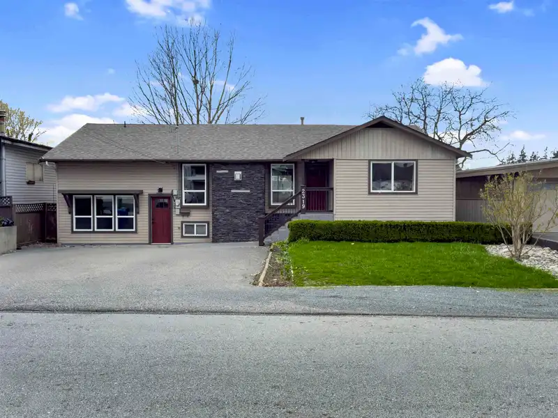 2319 HEMLOCK STREET - photo 1 of 36
