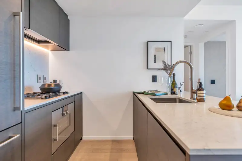 2201 1482 ROBSON STREET - photo 2 of 14