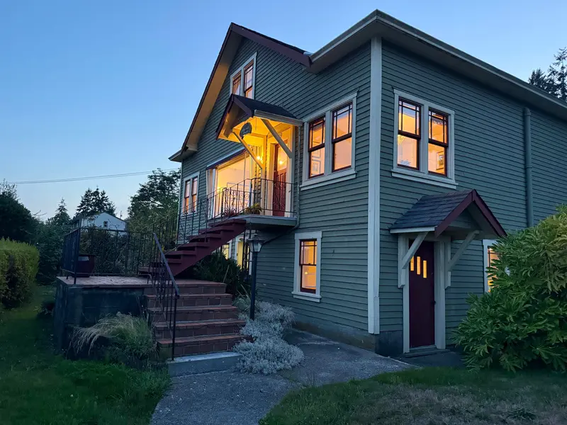 589 SEAVIEW ROAD - photo 2 of 25