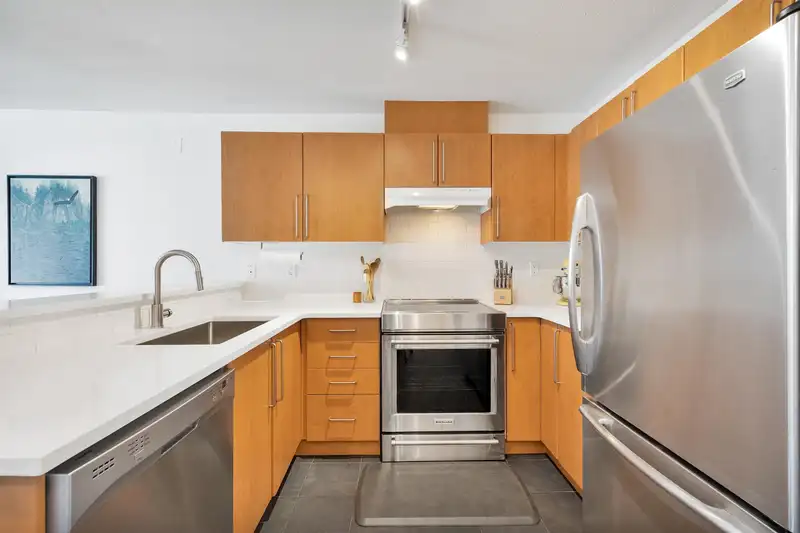 411 1150 E 29TH STREET - photo 3 of 25