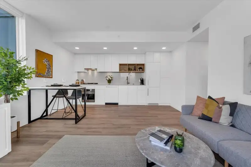 1405 4433 ALASKA STREET - photo 1 of 37