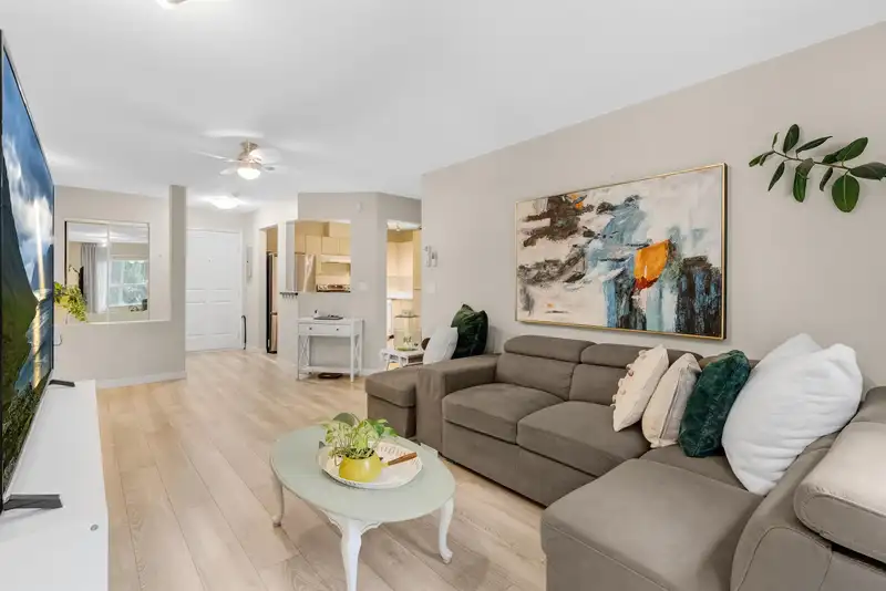 207 10186 155 STREET - photo 1 of 28