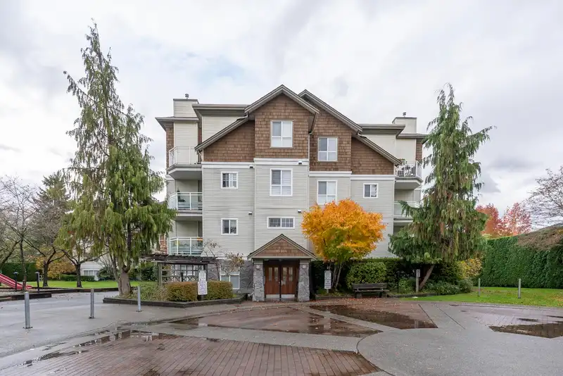 207 10186 155 STREET - photo 2 of 28