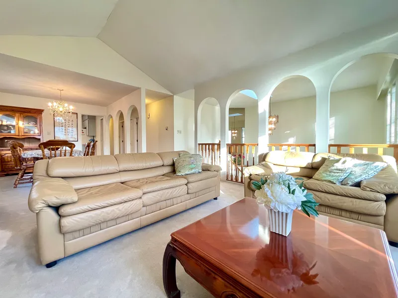 937 W 18TH AVENUE - photo 3 of 25